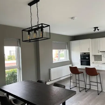 3 Bed Vip Family House * Dublin
