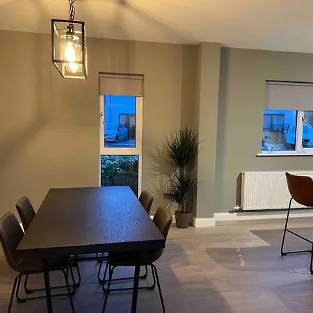 3 Bed Vip Family House Ferienhaus *