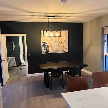 3 Bed Vip Family House Ferienhaus *