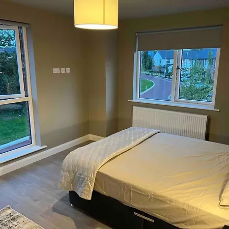 Dom wakacyjny 3 Bed Vip Family House *