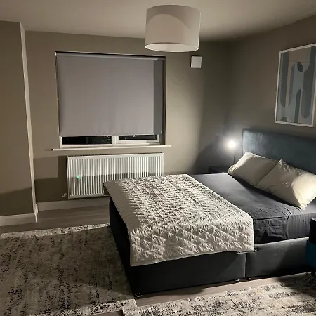 Dom wakacyjny 3 Bed Vip Family House