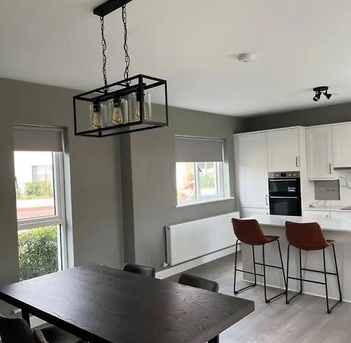 3 Bed Vip Family House * Dublin