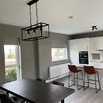 3 Bed Vip Family House * Дублин