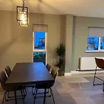 3 Bed Vip Family House Дом отдыха *