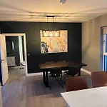 3 Bed Vip Family House Дом отдыха *
