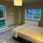 Дом отдыха 3 Bed Vip Family House *